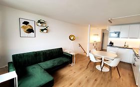 2-Zimmer Wohnung, Pools, Sauna und Balkon